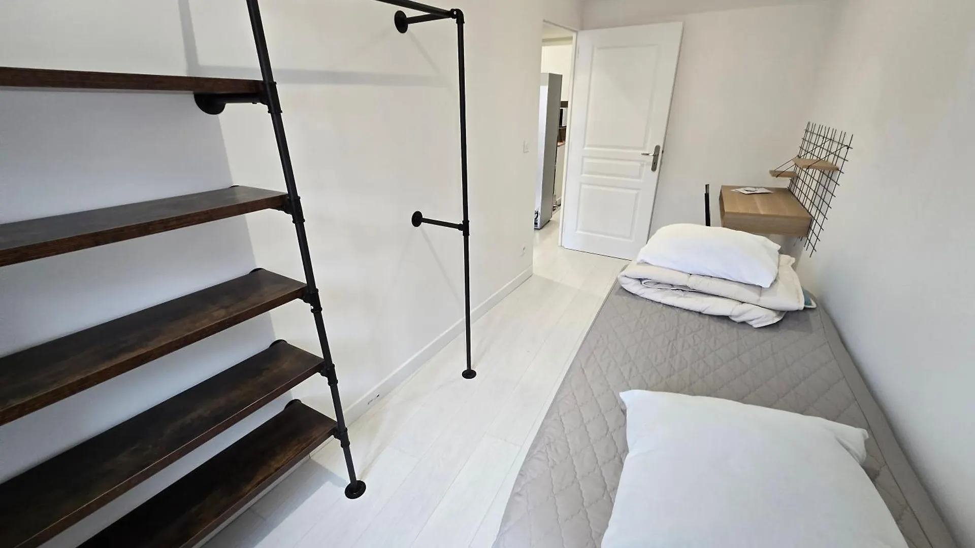 Logement Renove Et Entier Rue Delcasse 2 Chambres Hypercentre Foix Apartament