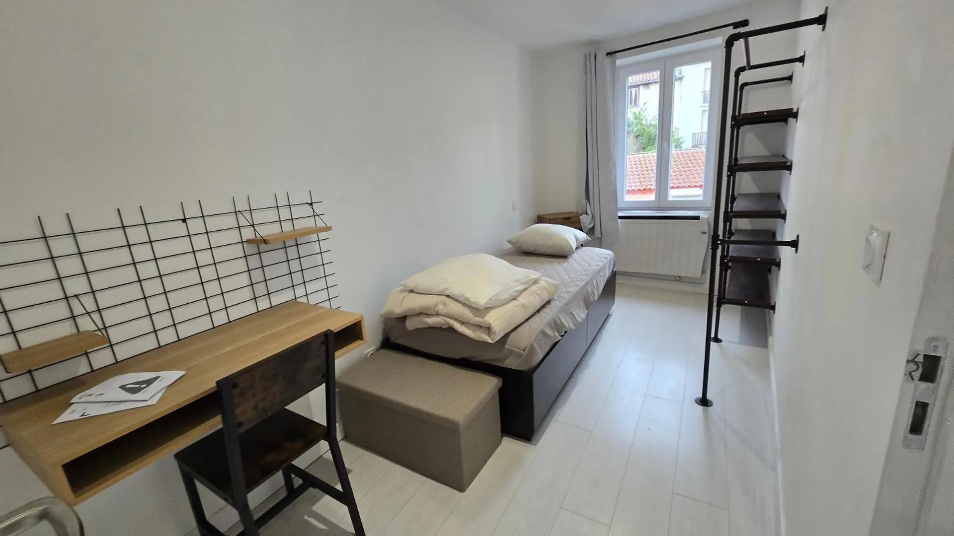 Apartament Logement Renove Et Entier Rue Delcasse 2 Chambres Hypercentre Foix Francja