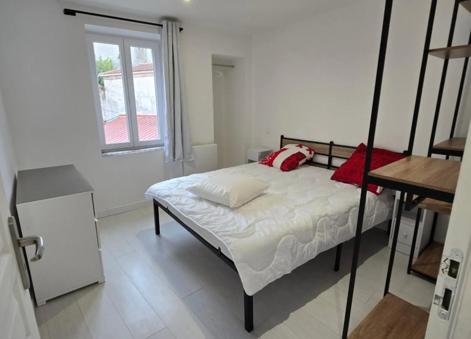 Apartament Logement Renove Et Entier Rue Delcasse 2 Chambres Hypercentre Foix Francja